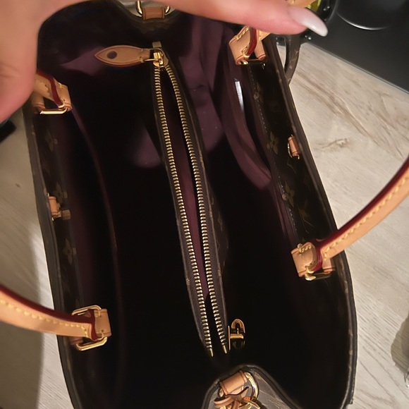 Louis Vuitton Monogram Canvas Montaigne MM Tote - Picture 9 of 14